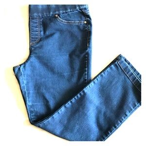 Gloria Vanderbilt All-around slimming effect jeans